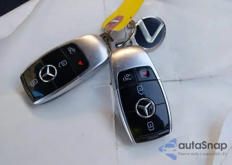 2017 Mercedes-Benz E 300 4Matic z USA, uszkodzony, nr VIN WDDZF4KB9HA017628